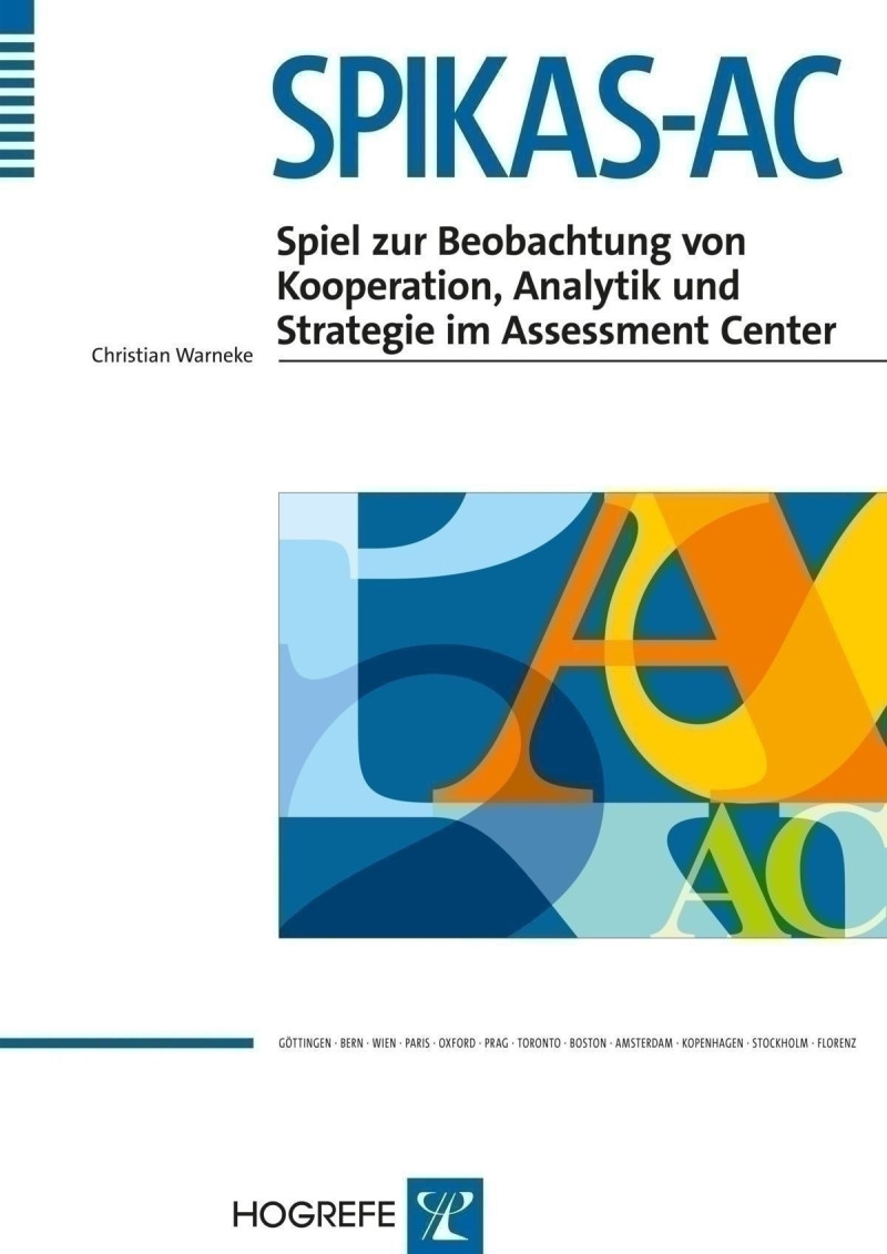 Test komplett mit Material für 8 Teilnehmer: Manual, 40 Beobachtungsbogen, 8 Auswertungsbogen, 8 Spielregeln, 2 Spielpläne, 2 Schachfigurensätze (à 24 Figuren), 4 Schachuhren und Koffer